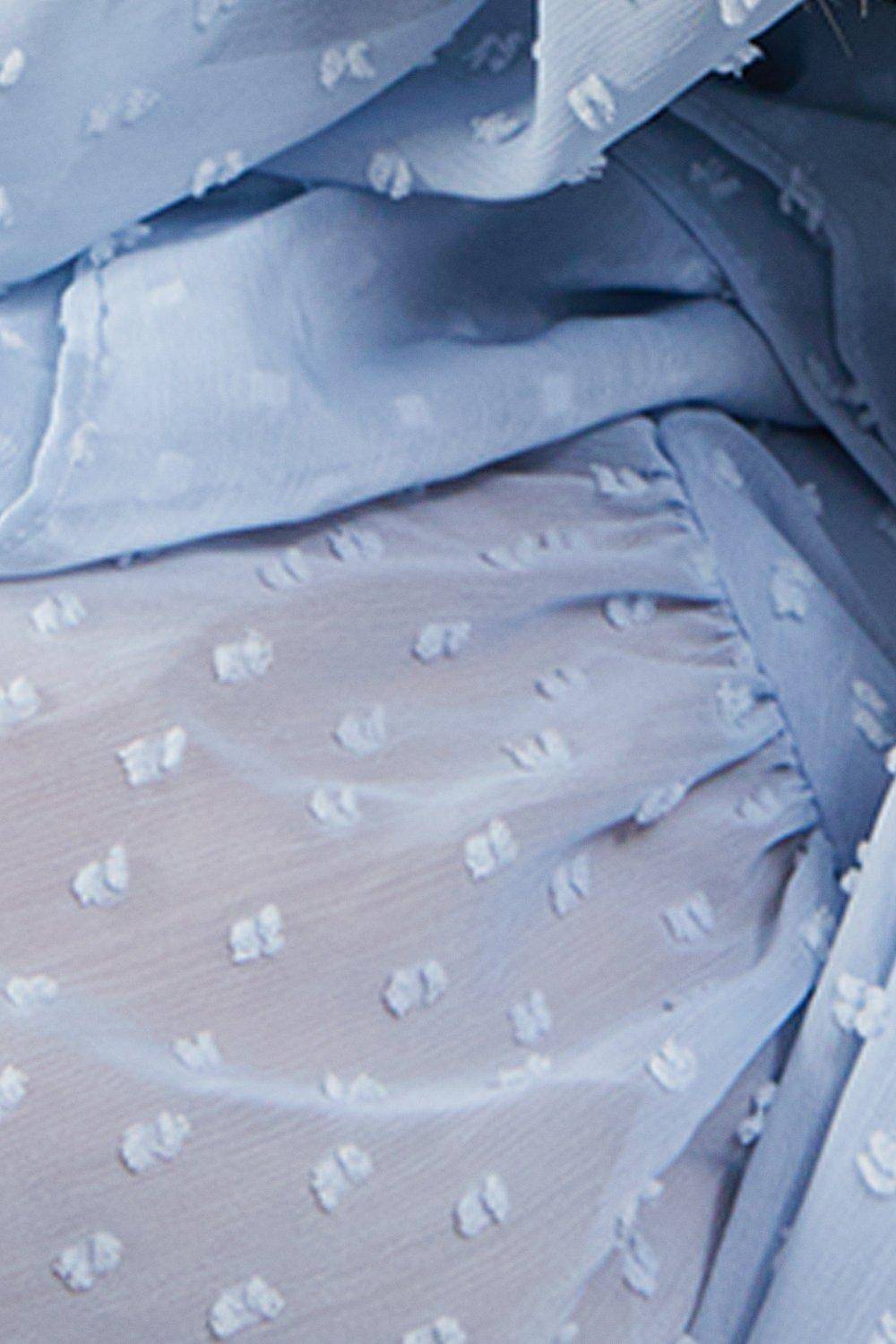 Warehouse Robe Midi en Mousseline Dobby à Volants et Ourlet Asymétrique