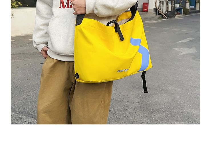 HOVERUP - Nylon Messenger Bag met Letters