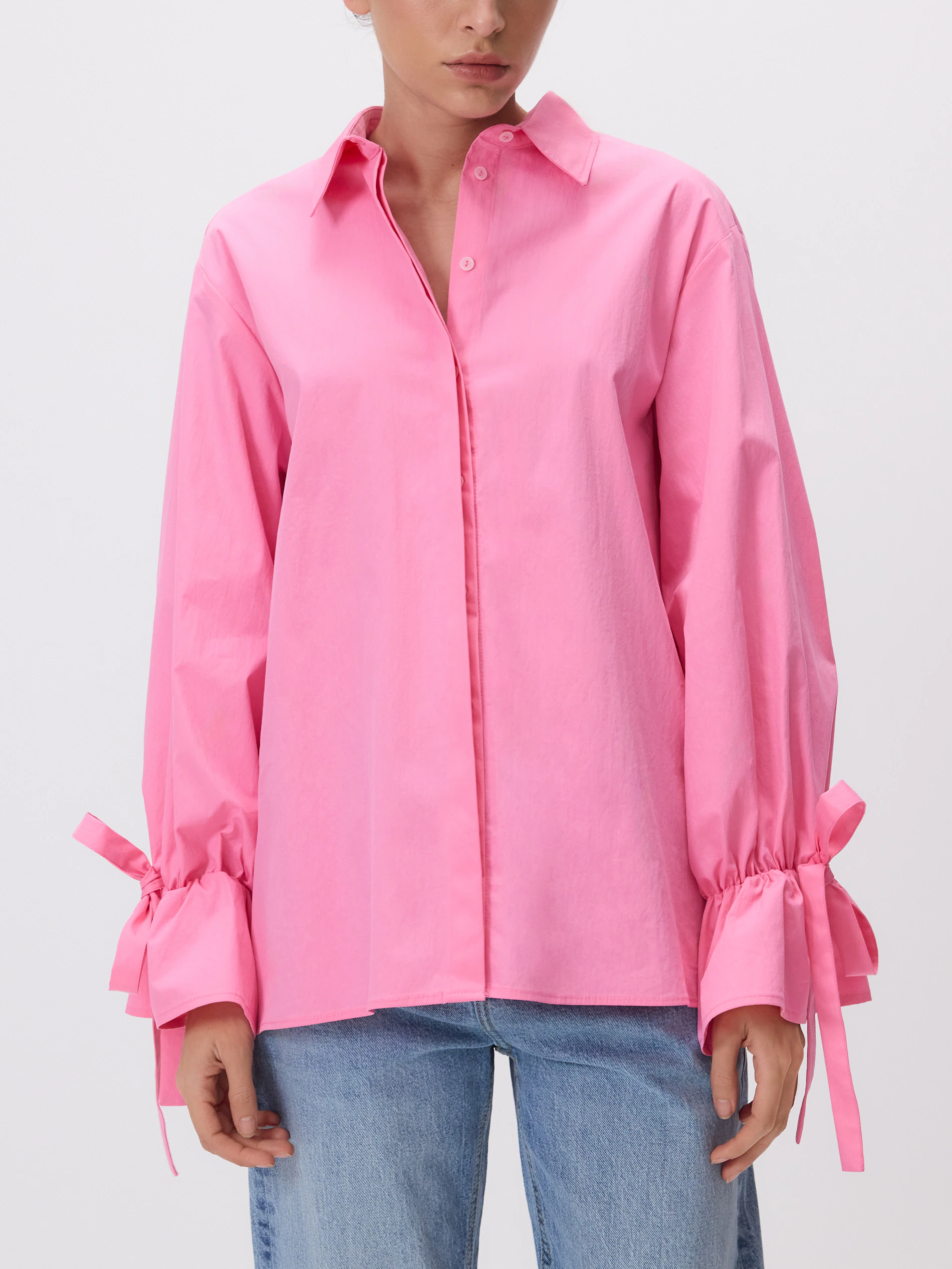 Bluse mit Schluppe an den Ärmeln