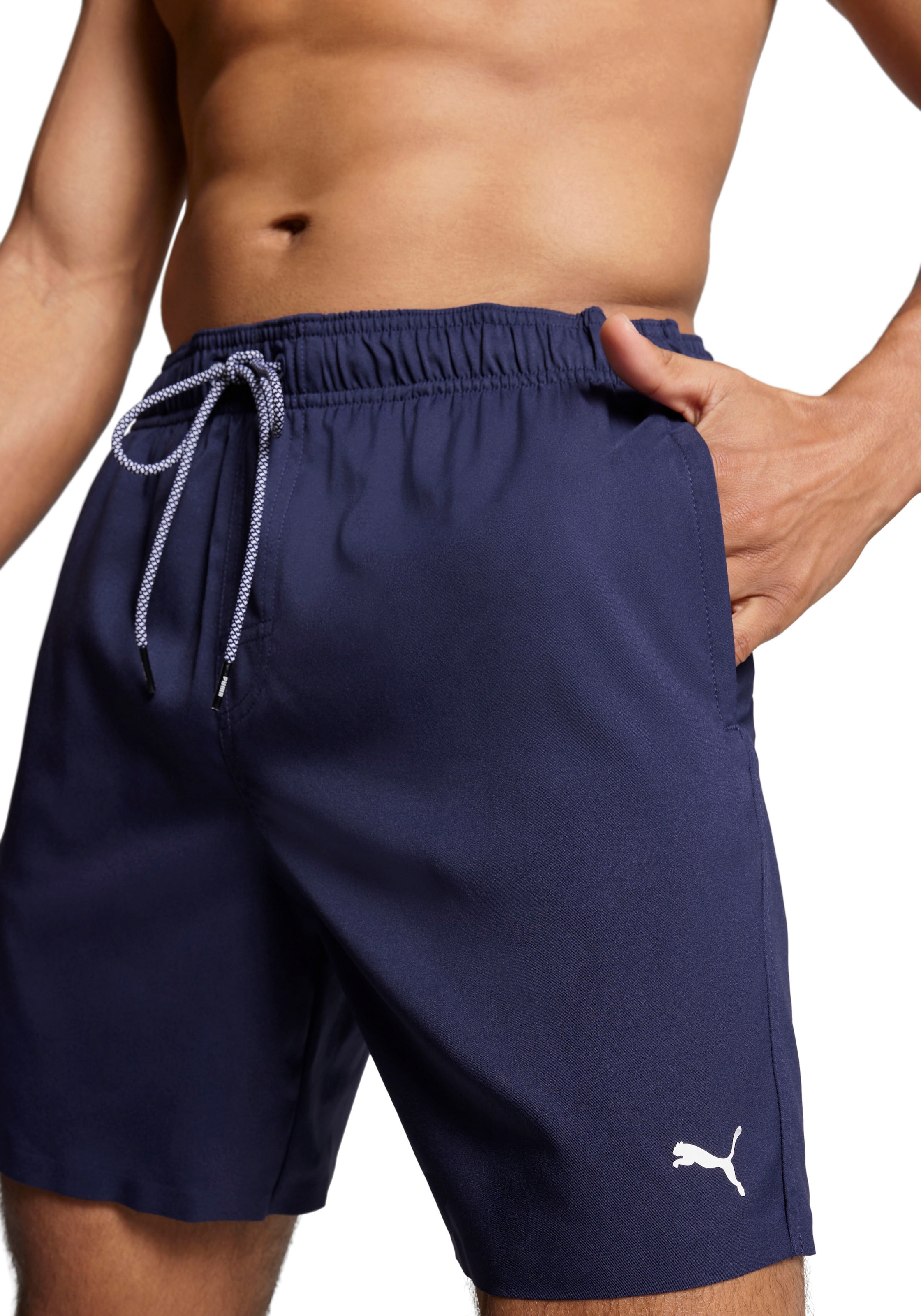 PUMA Badeshorts »PUMA SWIM MEN MID SHORTS 1P«, High-Tech Reissverschluss an der Gesässtasche, Seitentaschen