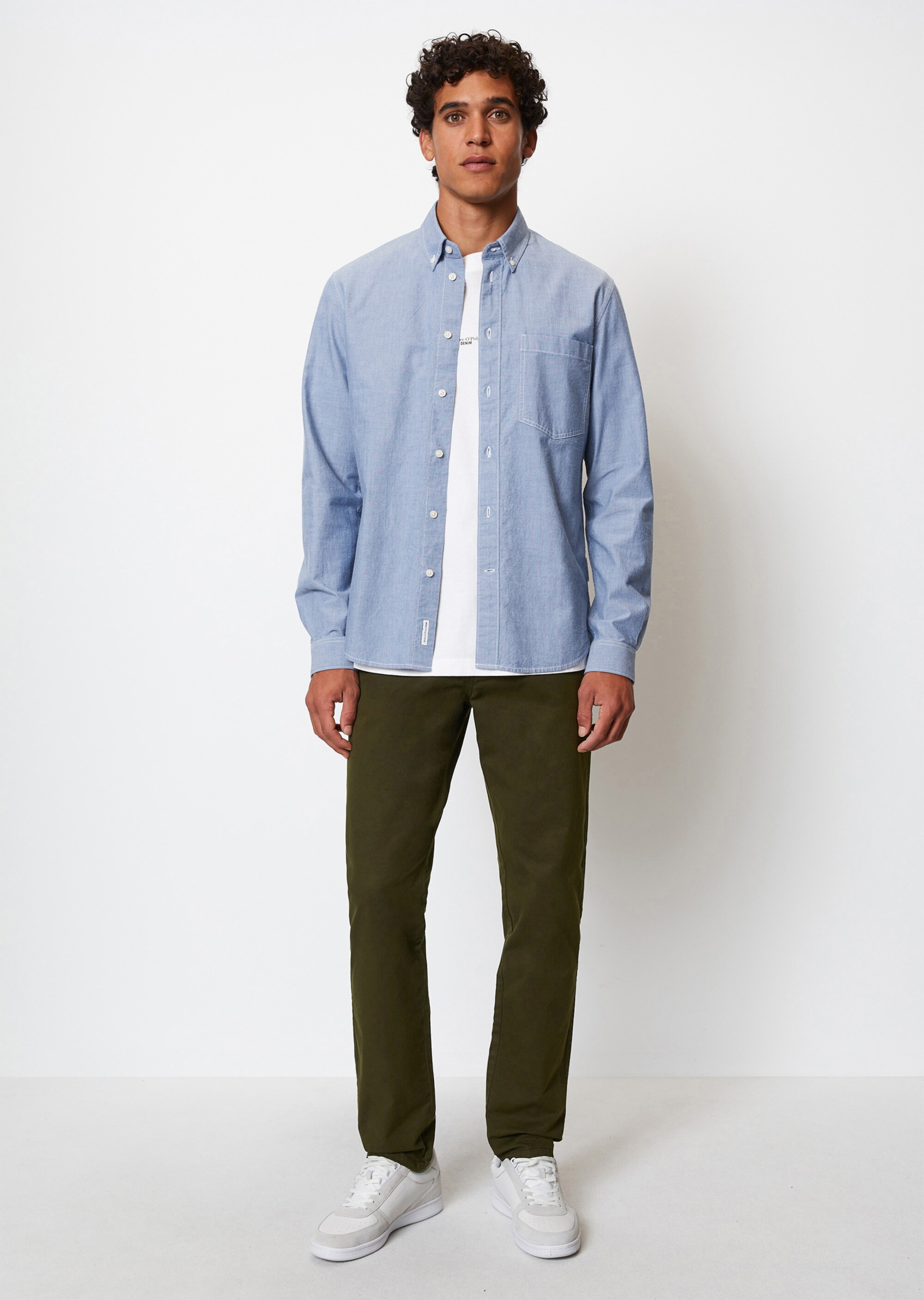 Chino tapered aus Bio-Baumwolle-Mix
