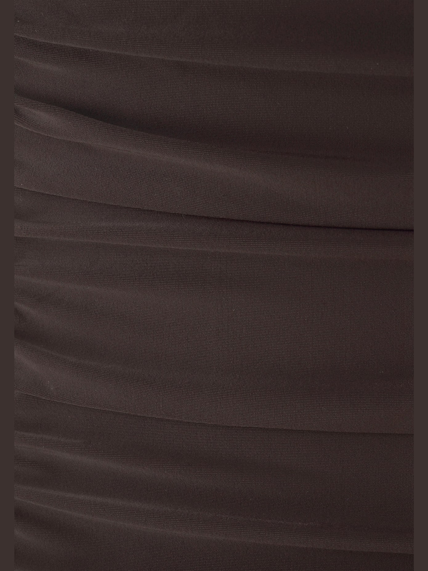 Maillot de bain idéal pour les grandes tailles, jusqu'au bon. e