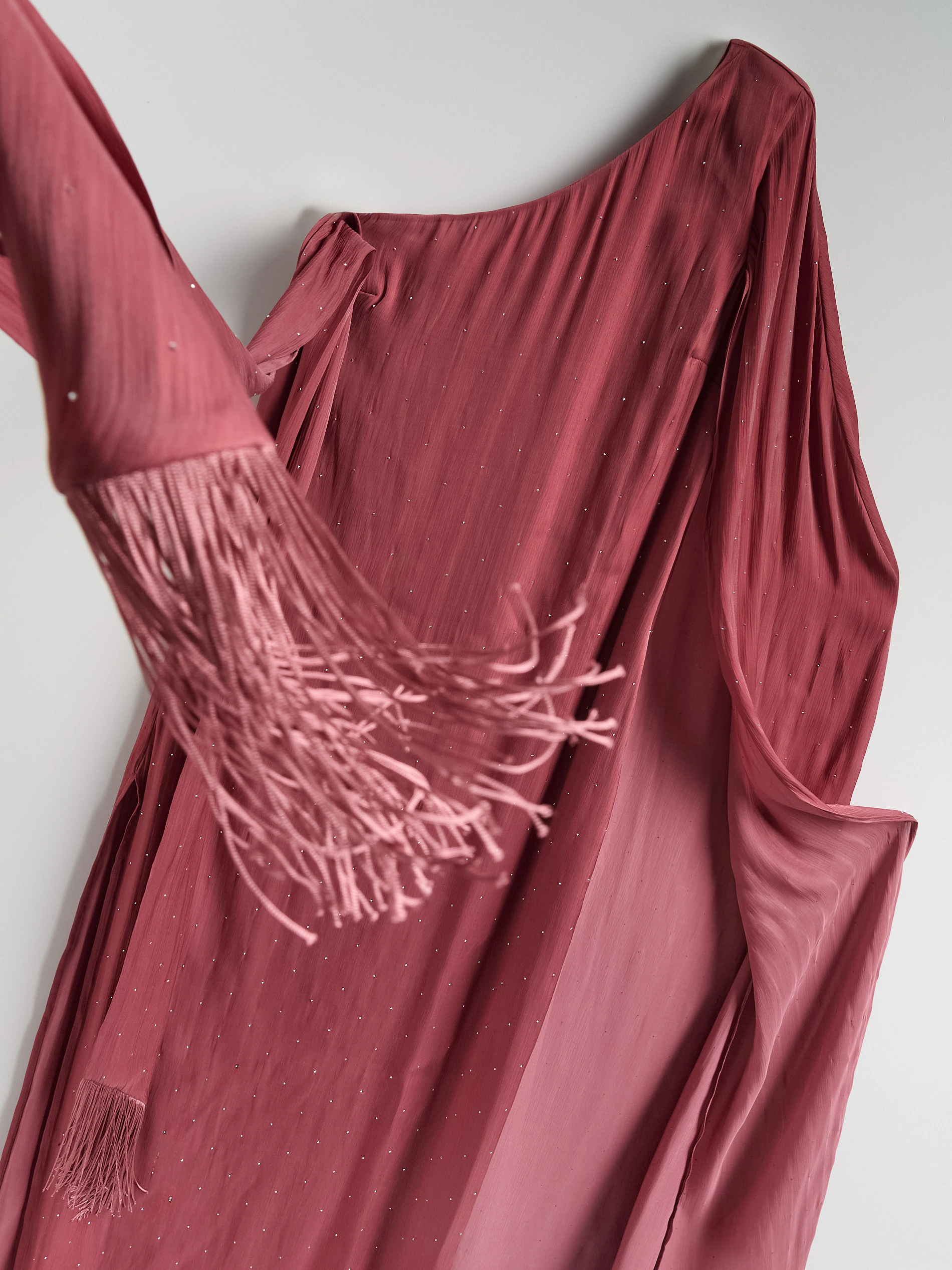 Kleid mit Schal