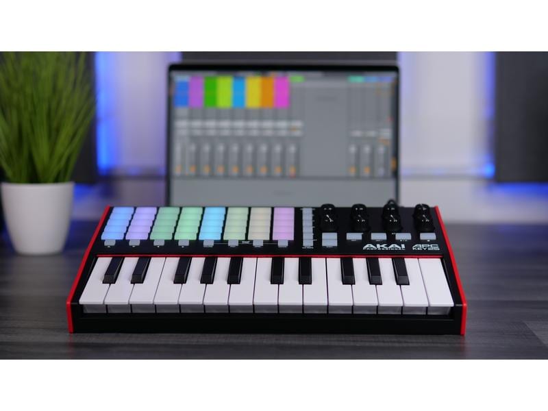 Akai Keyboard Controller APC Key 25 – MK2 Vielseitiger und kompakter MIDI-Keyboard-Controller