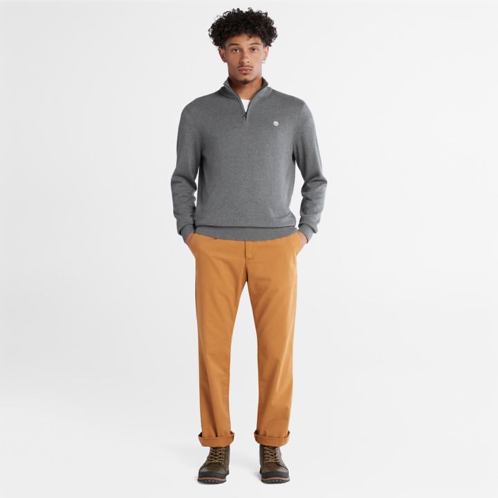Suéter masculino Williams River de algodão com zíper até o peito na cor cinza escuro.