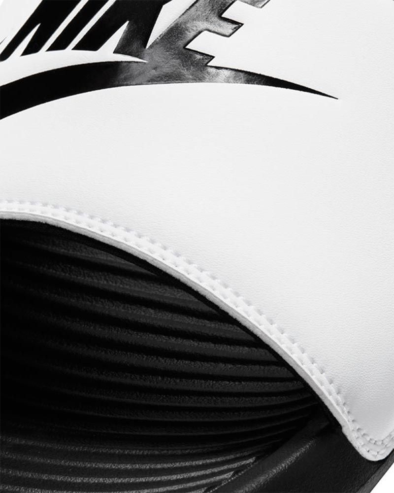 Claquettes Nike Victori One Noir & Blanc