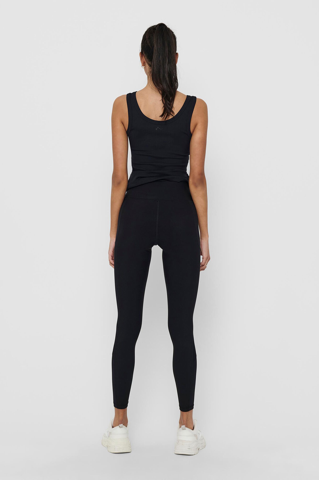 leggings compridas e elásticas