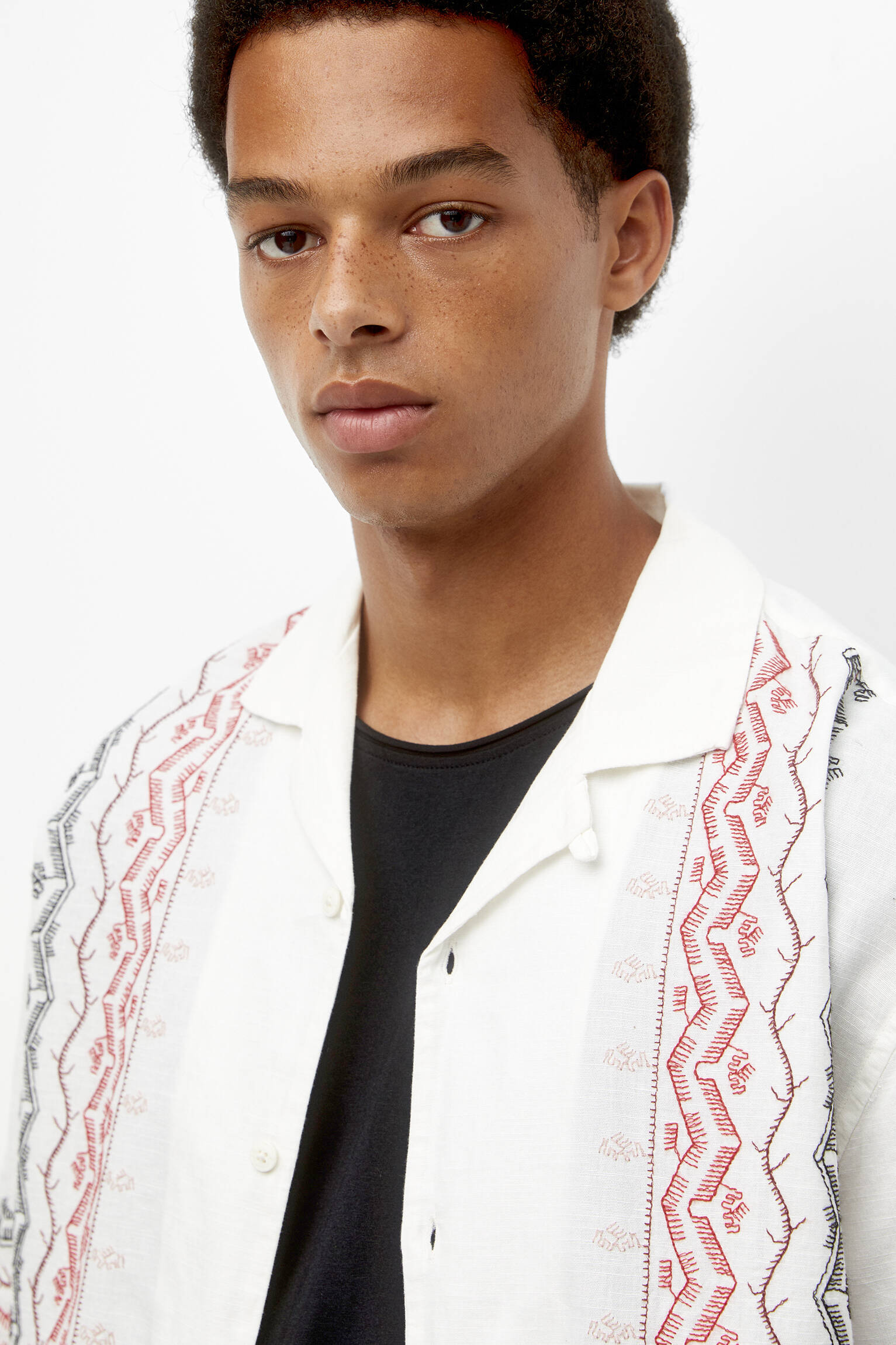 CAMISA BRANCA COM DEGRADÊ VINHO - OFF WHITE