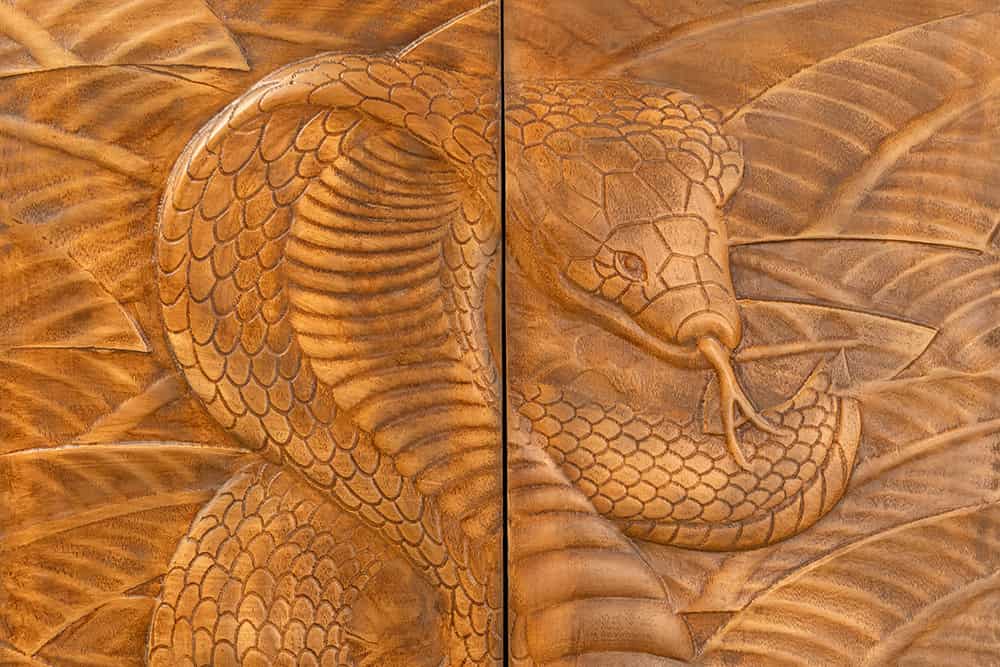 Massives Highboard SNAKE 120cm braun schwarz Mangoholz Schlangen-Design mit aufwendigen 3D Schnitzereien