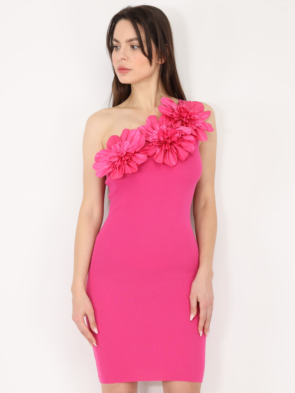 Robe asymétrique à fleurs 3D- Fuchsia