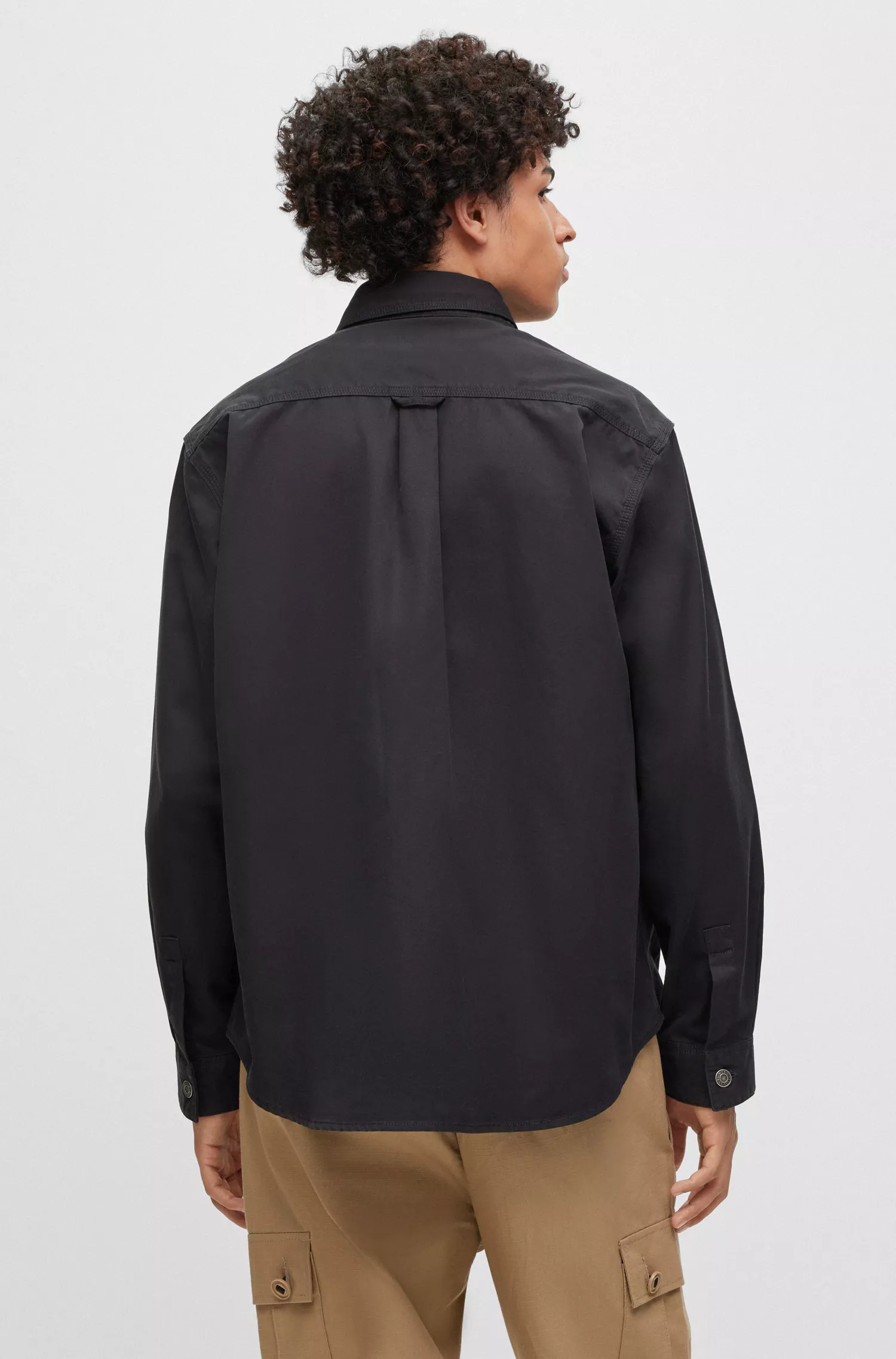 Sobretudo HUGO vermelho de modelagem oversized em sarja de algodão com bolsos aplicados.