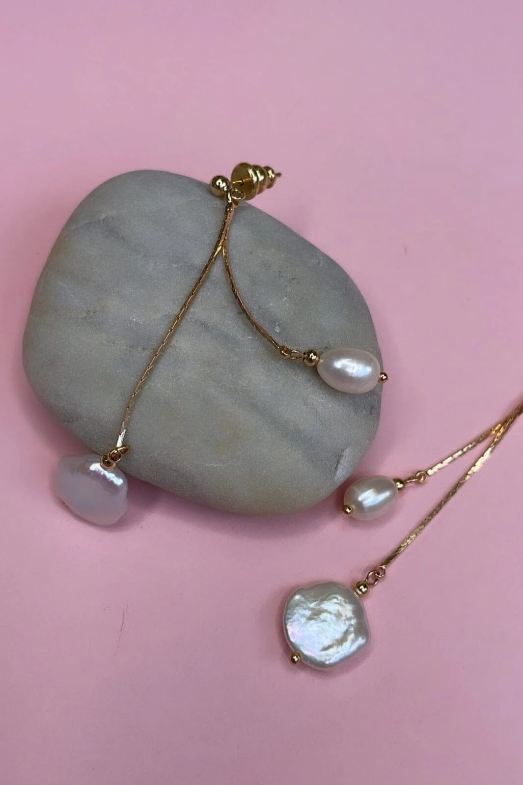 Mellow Moon Double Pearl Earing