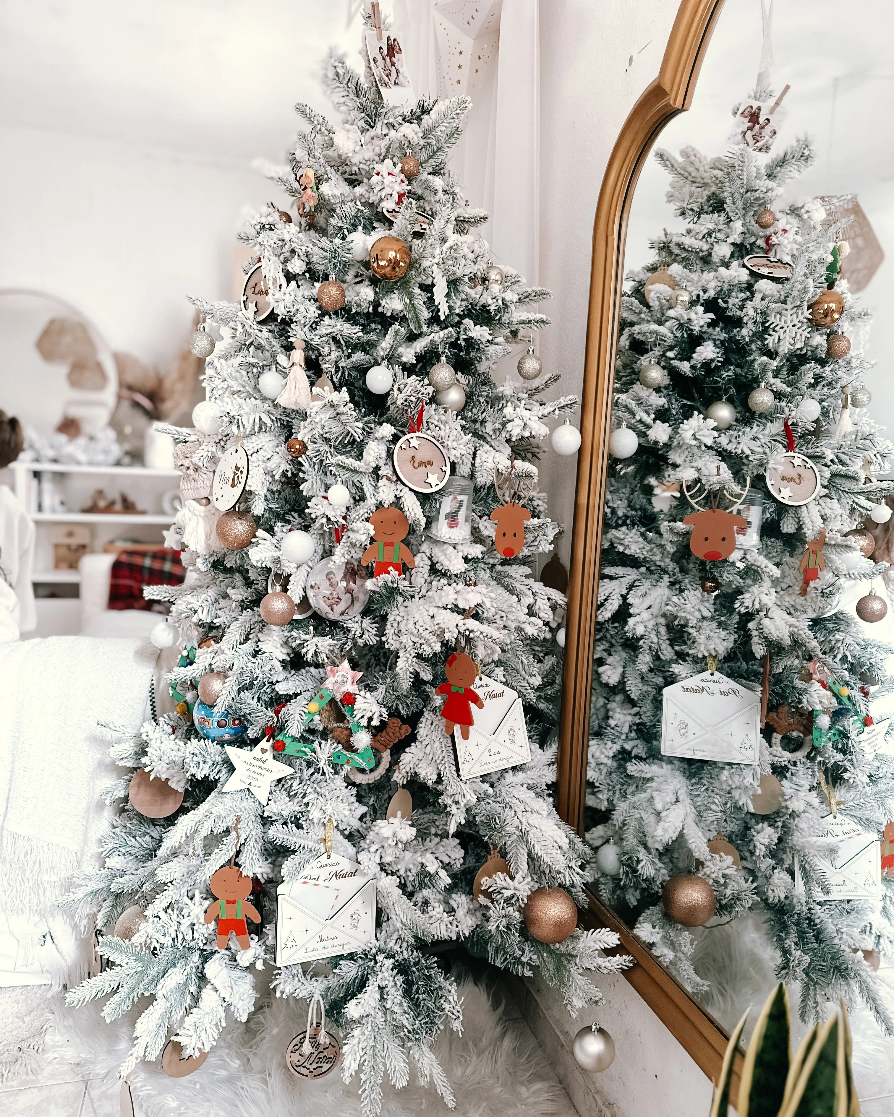 Besneeuwde kunstkerstboom TOMICHI 210 cm Wit