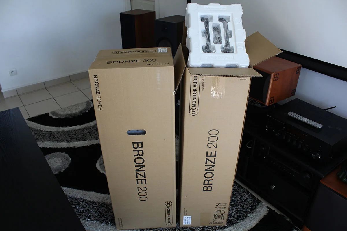 Monitor Audio Bronze 200 Noir (la paire) Enceintes colonne
