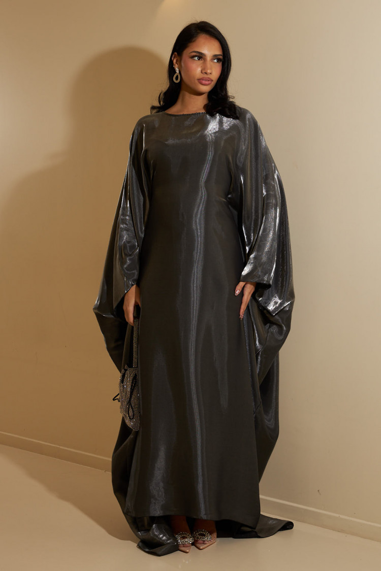 Abaya grise à manches chauves-souris satinée