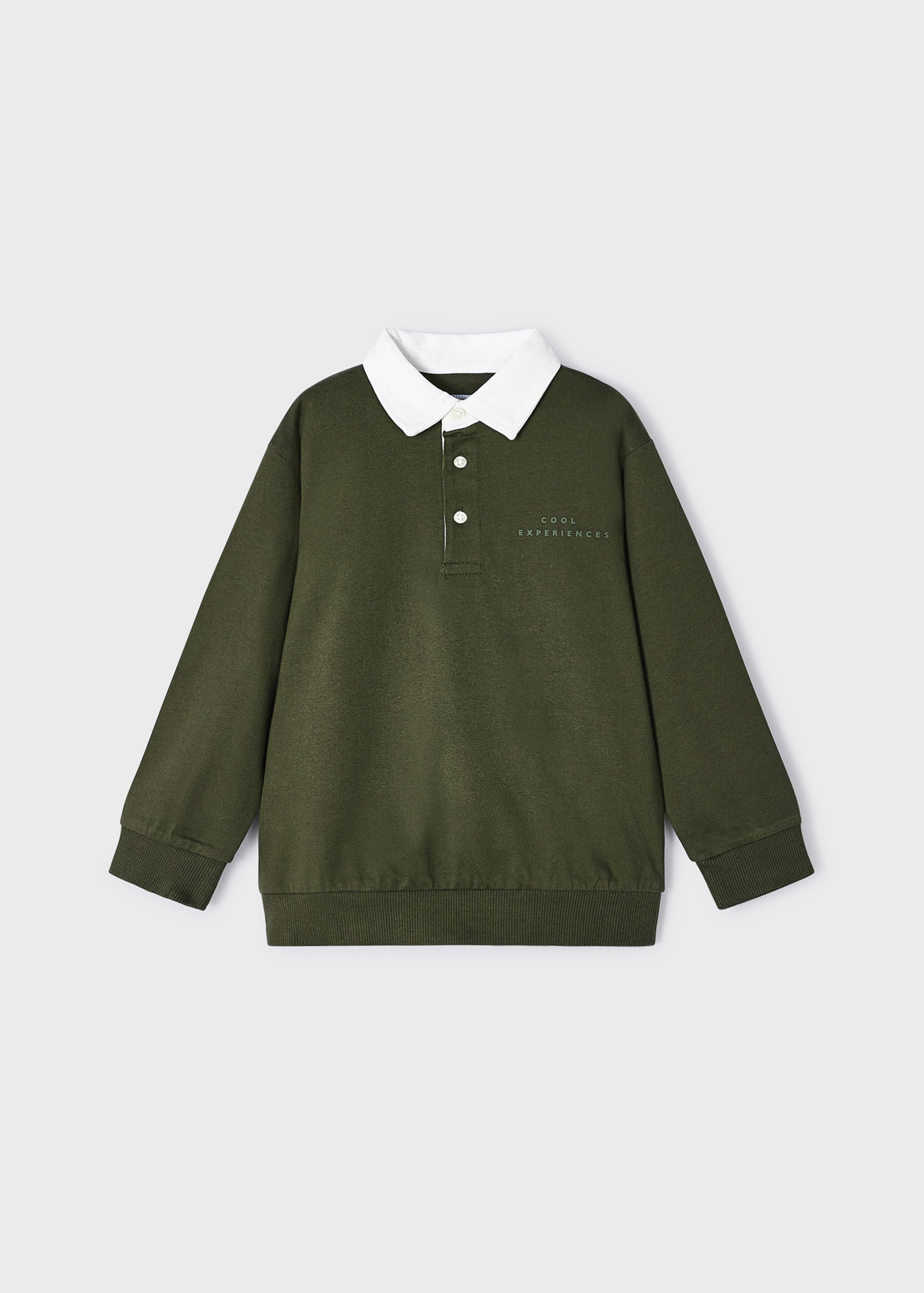 Camisa polo infantil Better Cotton com gola contrastante.
