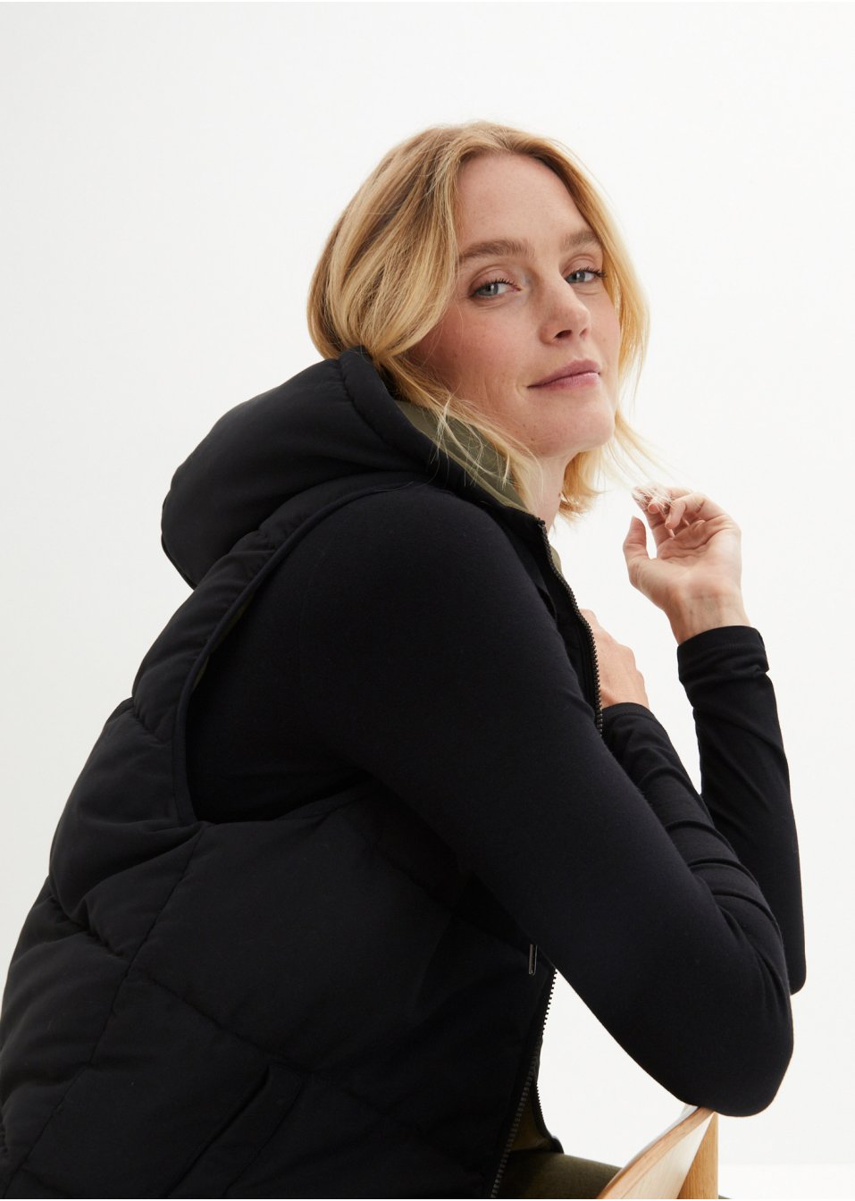 Veste sans manches matelassée réversible avec capuche en polyester recyclé