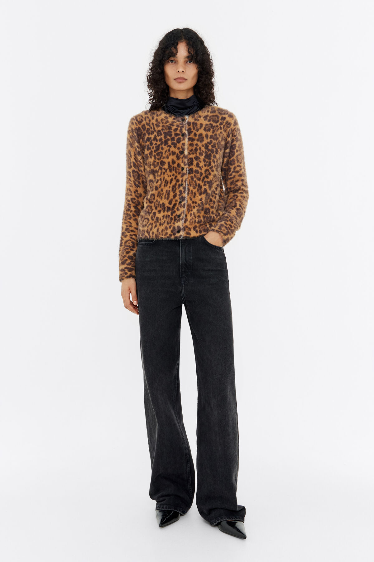 Cardigã ajustado em pele de leopardo natural