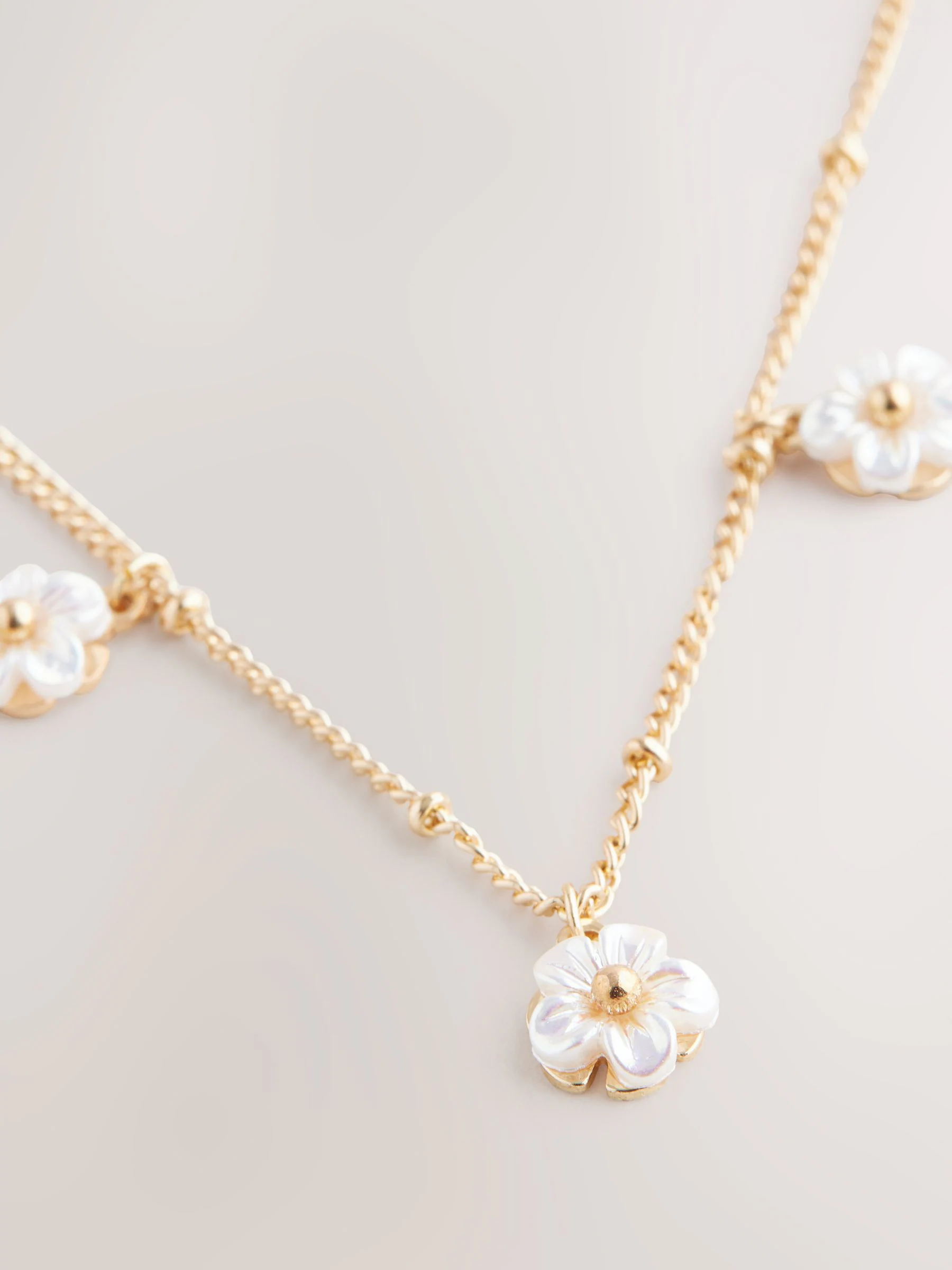 Goudkleurig - Flower Drop Necklace