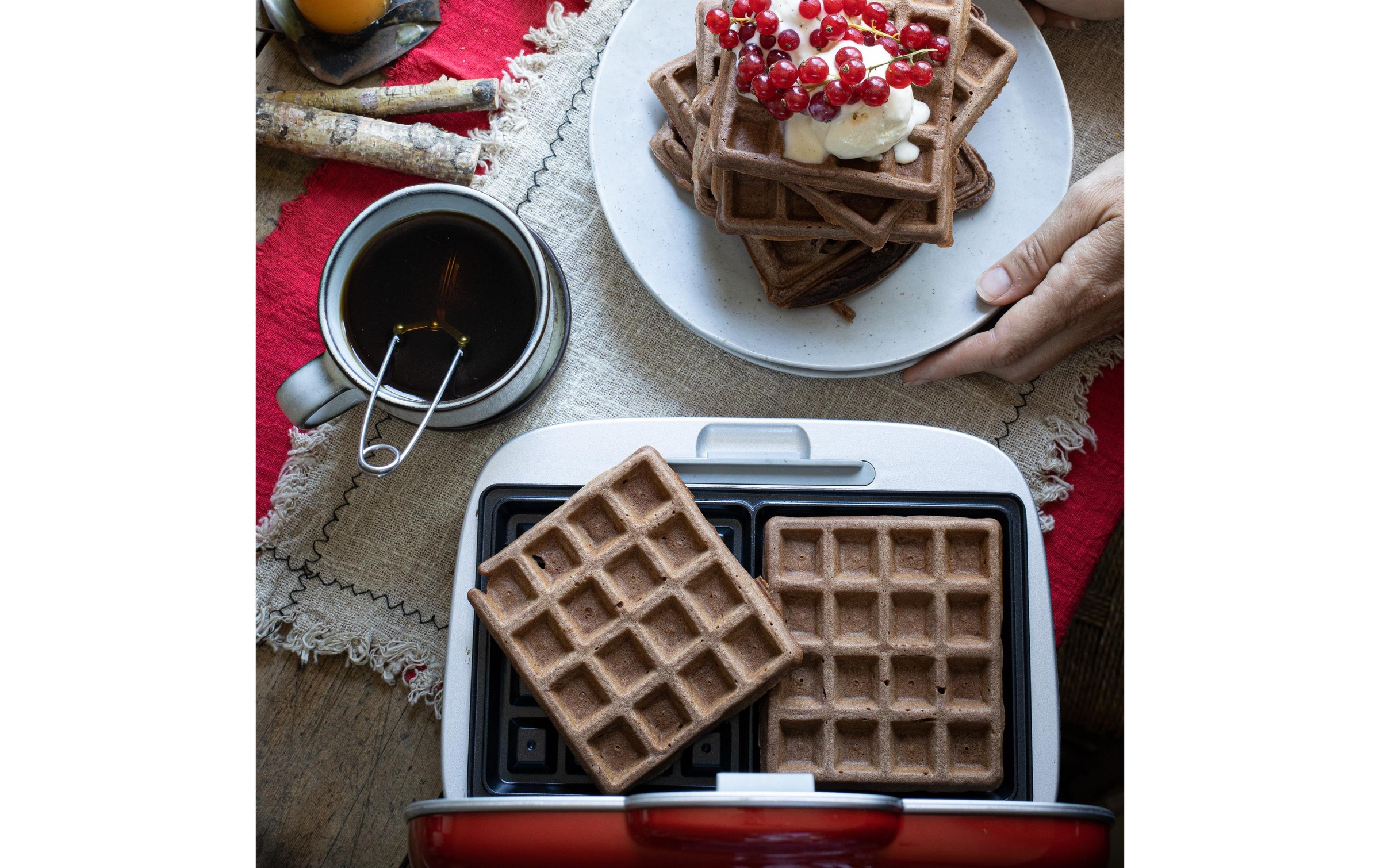 Ariete Waffeleisen »Party Time ARI-1973-RD Rot/Weiss« 700 W