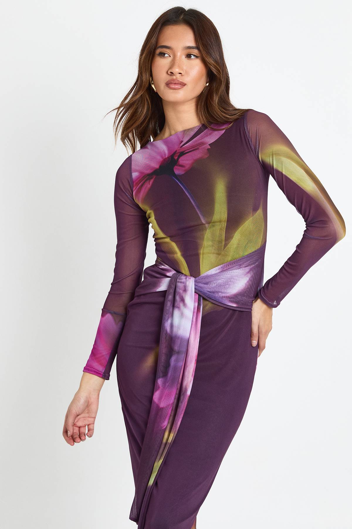 boohoo Robe maxi à manches longues avec détail noué