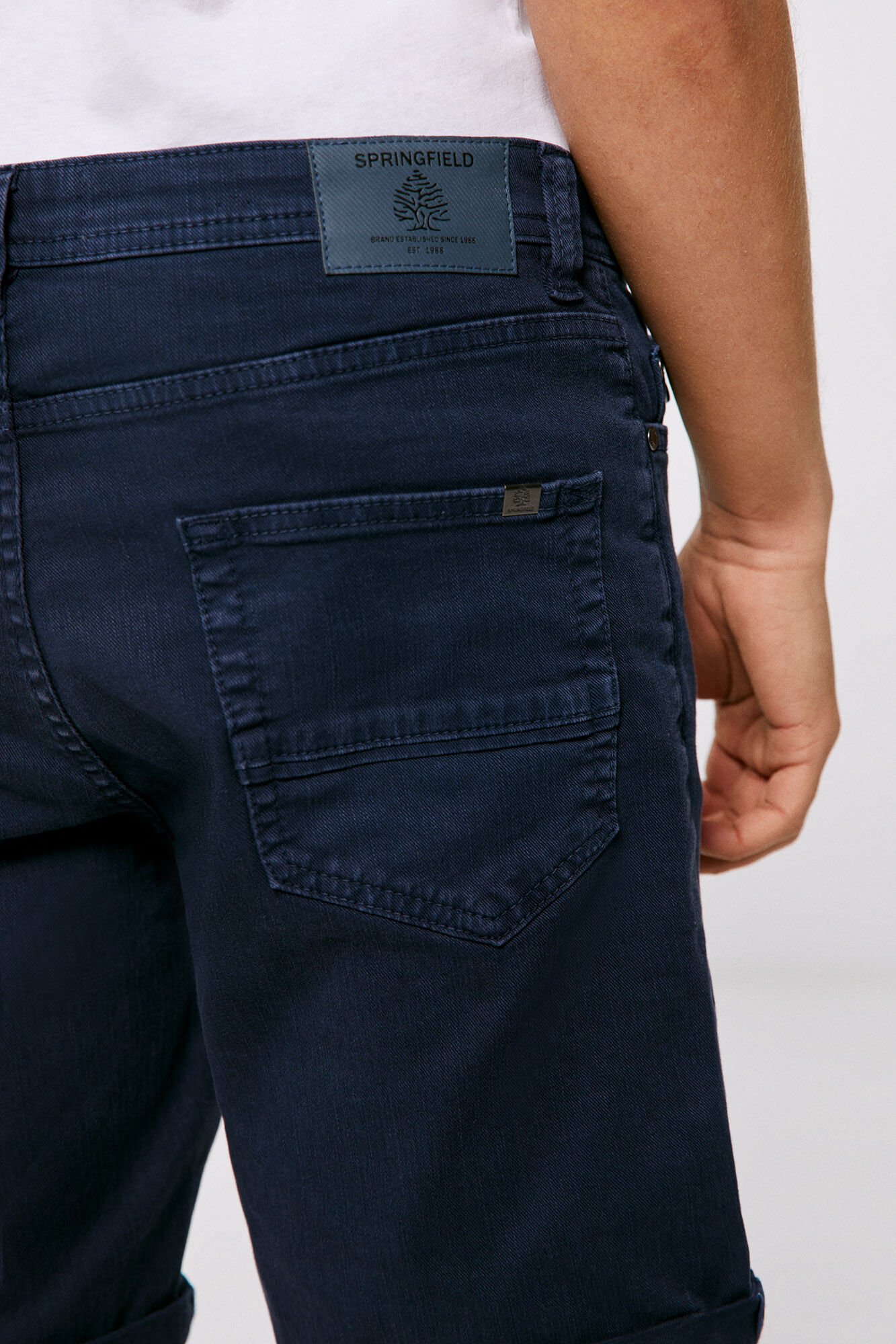 Bermuda slim com 5 bolsos - azul escuro