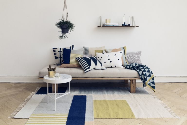 Ferm Living Wooden Shelf Hanger zwart