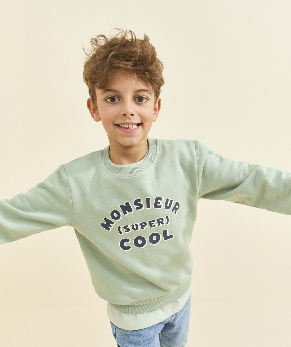 SWEAT GARÇON EN FIBRES RECYCLÉES VERT AVEC MESSAGE MONSIEUR COOL