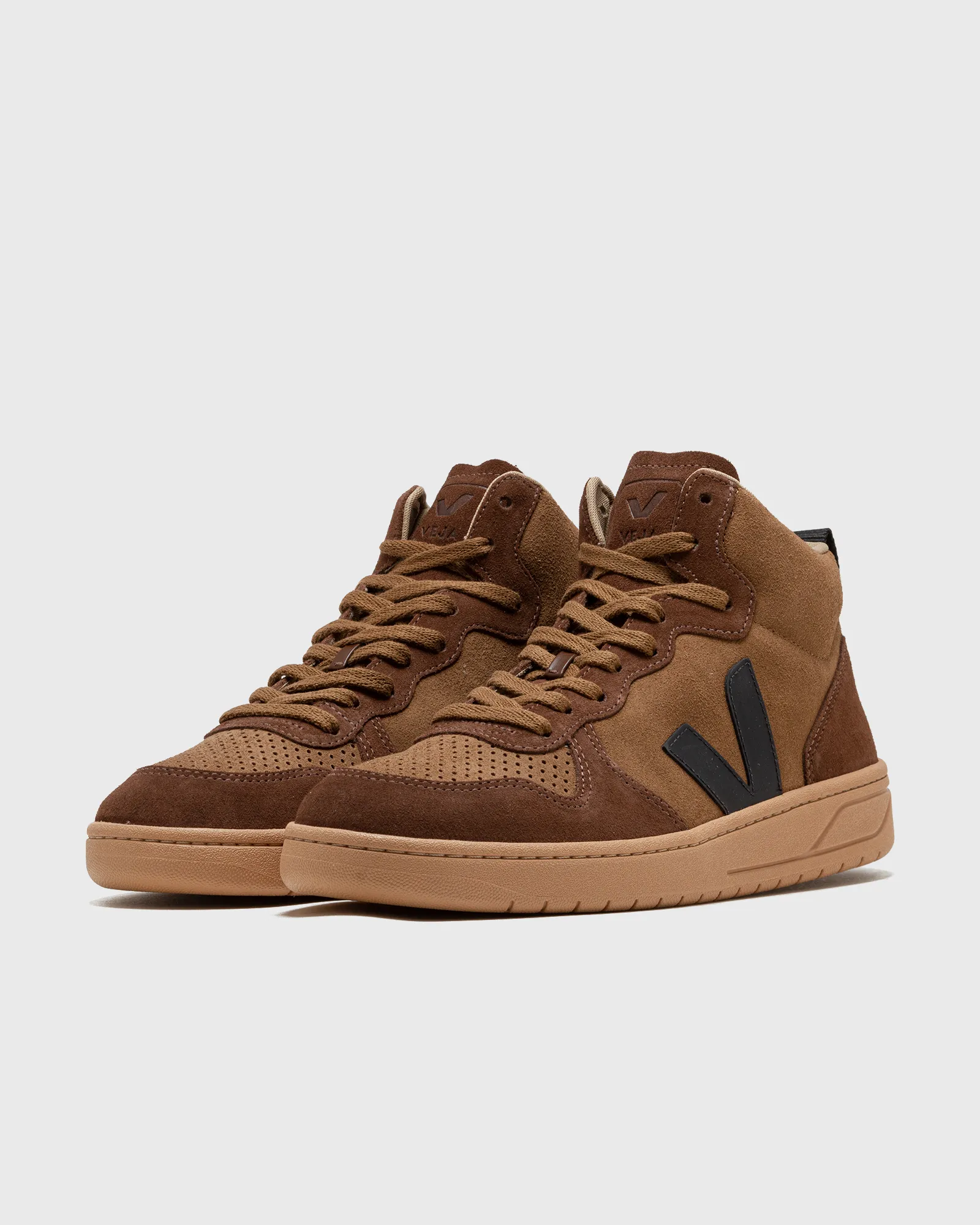 Veja V-15 SUEDE