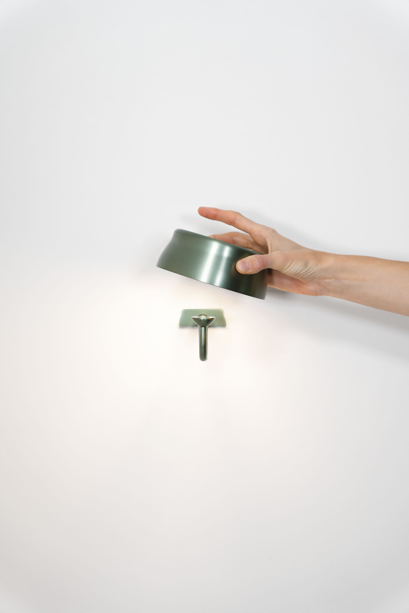 Zafferano wandlamp Sister Light Wifi parel wit