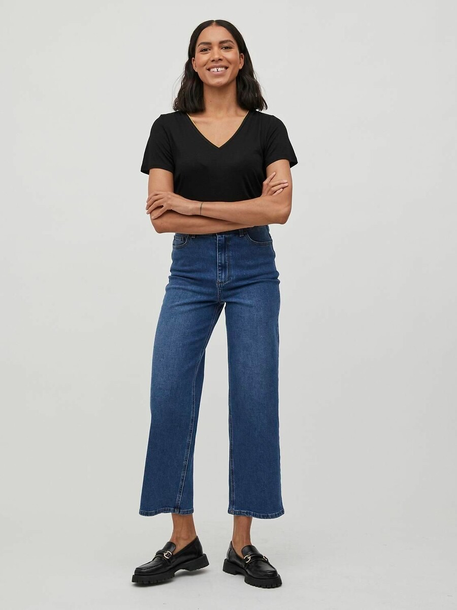 VILA<br>Camiseta de malha, gola com efeito brilhante