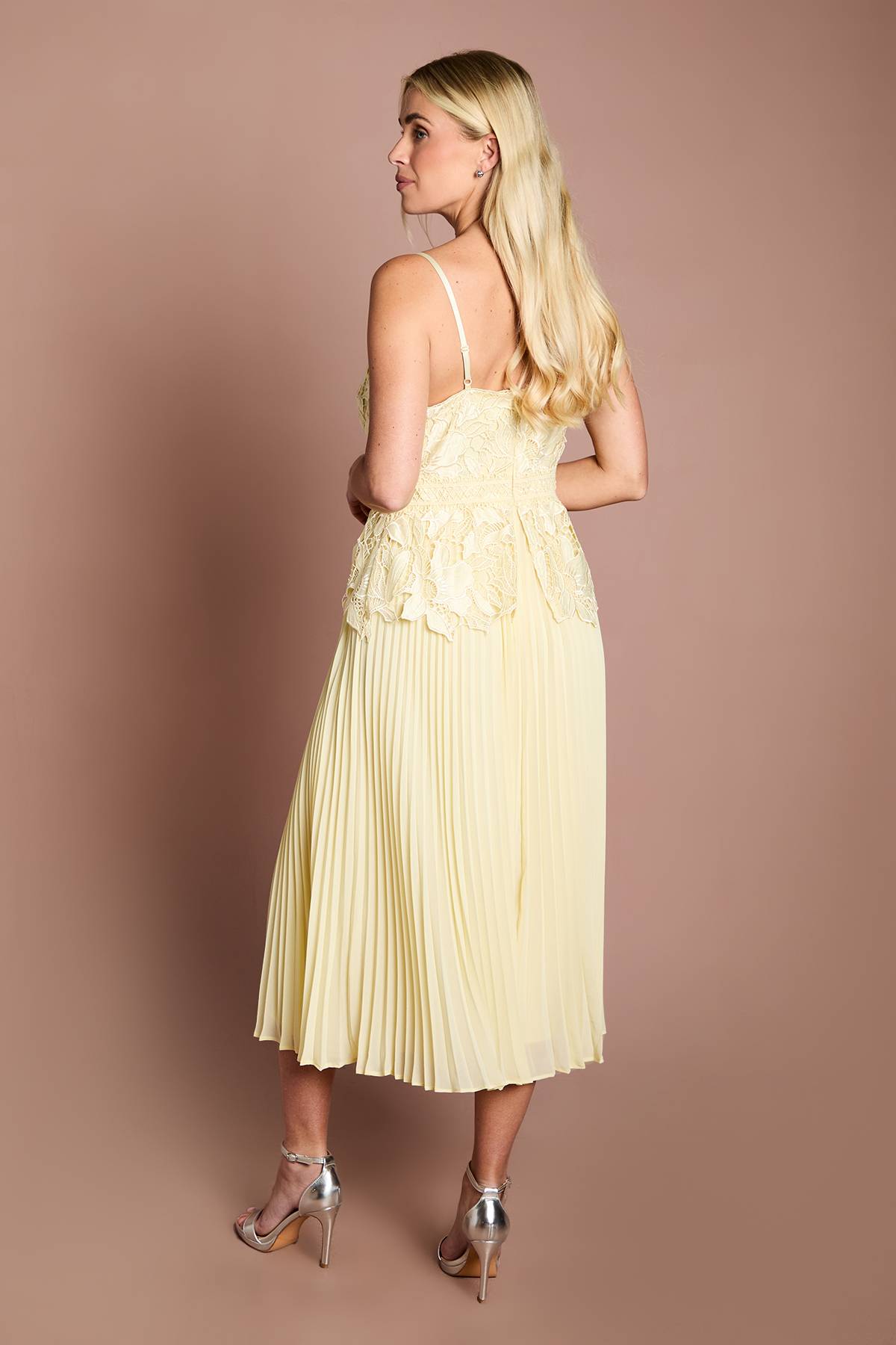 Coast Robe Midi Plissée En Satin Avec Dentelle Petite