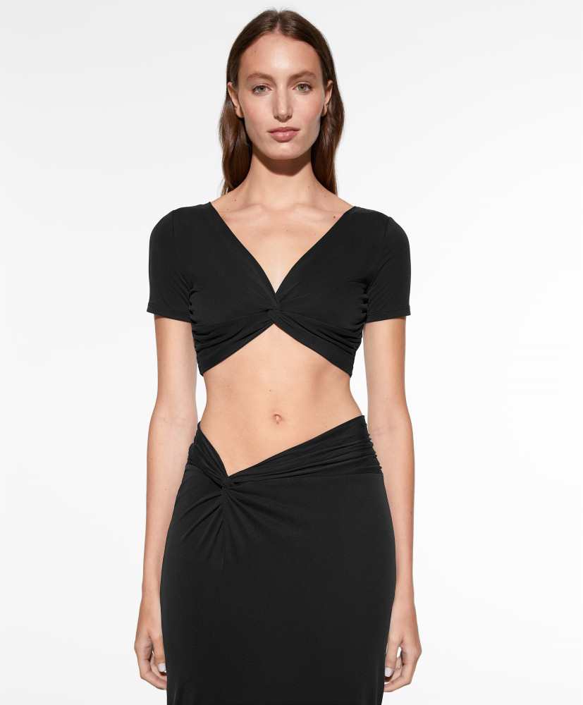 Top cropped com detalhe em modal