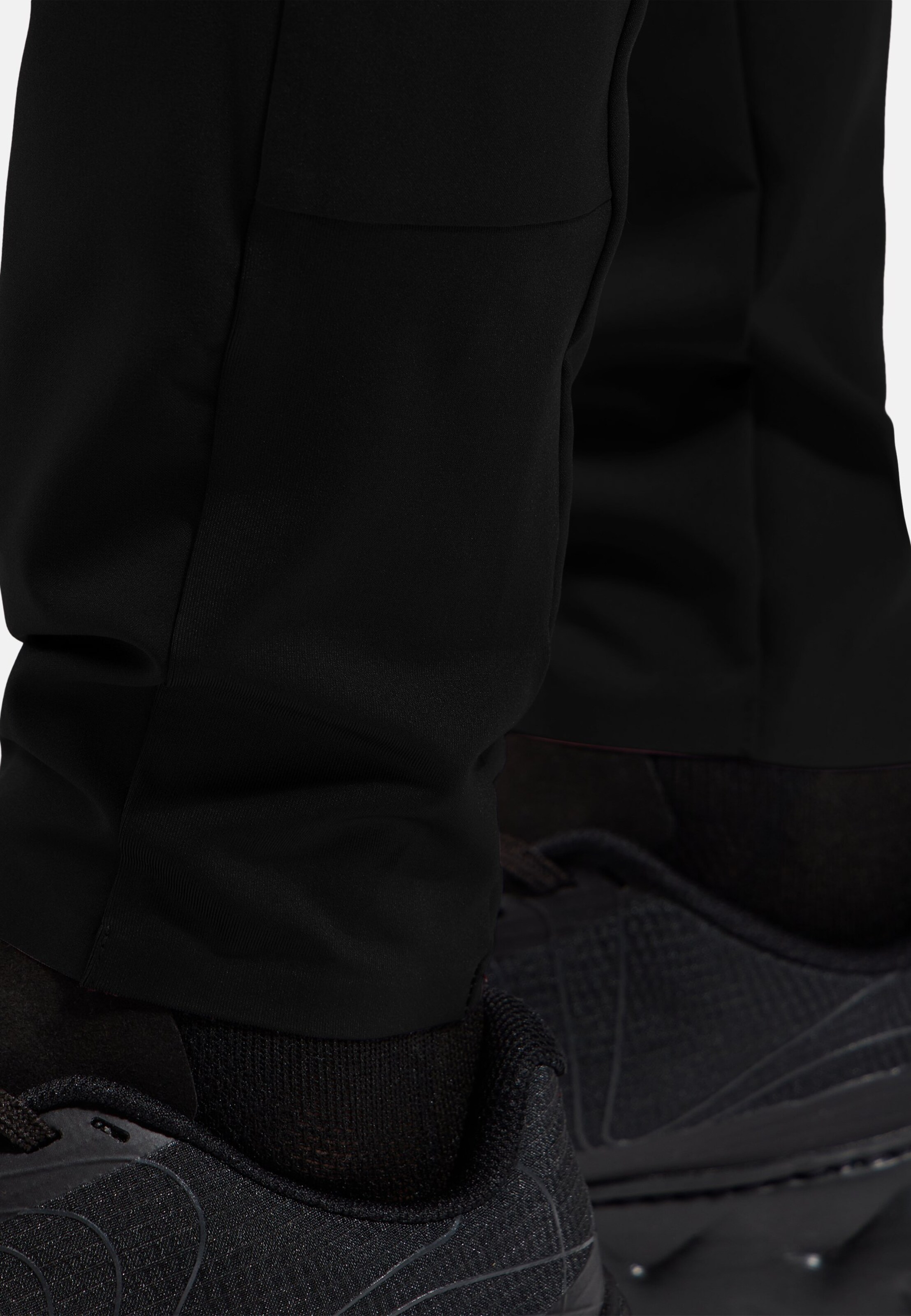 Herren Zeroweight Laufhose in black - black