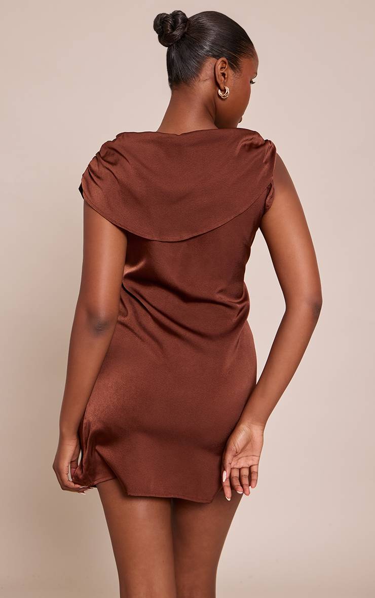 Chocolat Robe Courte Droite En Satin Avec Détail Nœud