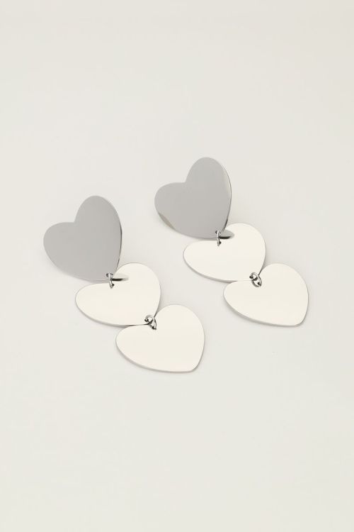 Statement oorhangers met drie hartjes