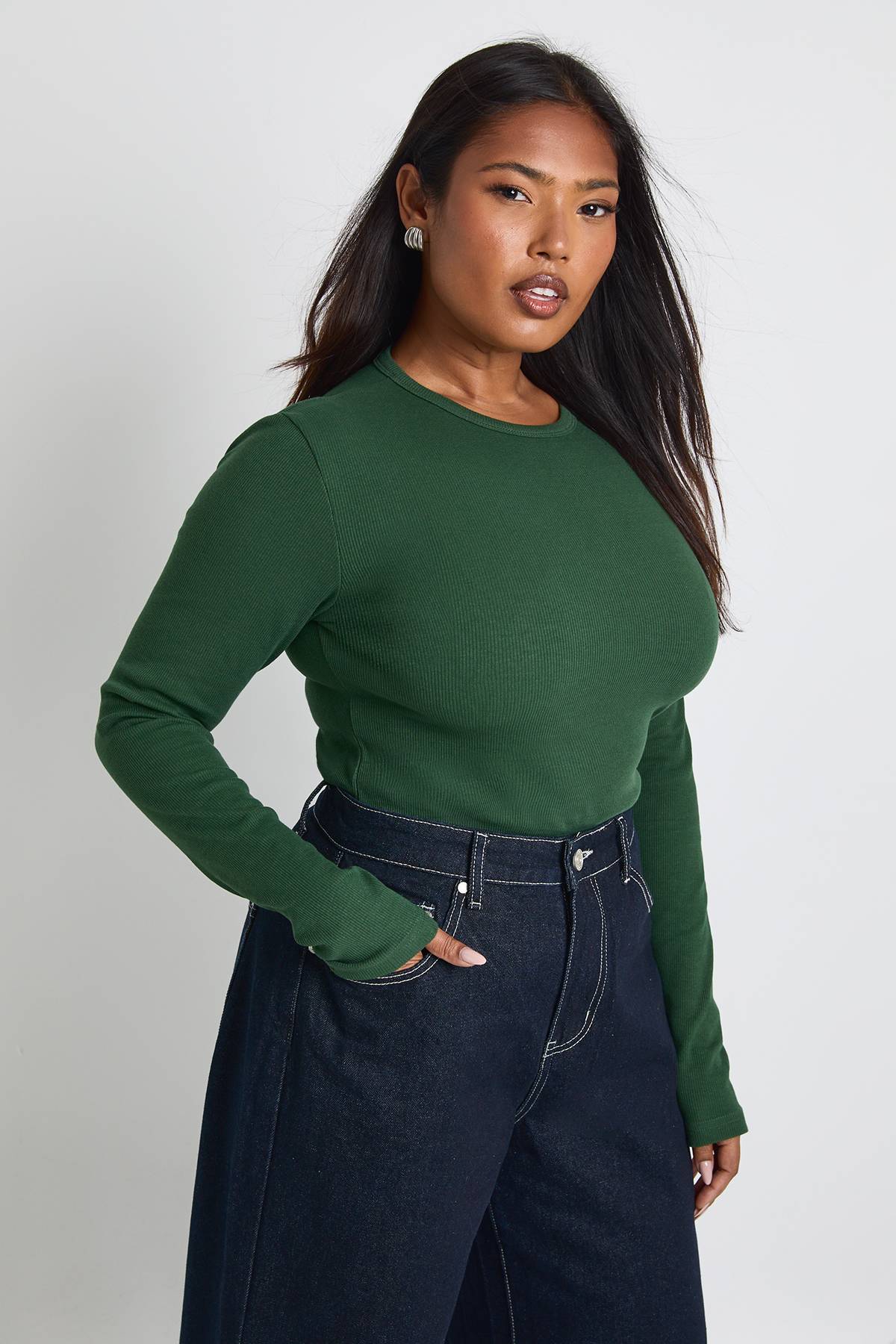 boohoo Haut long ajusté à manches longues en côtes Plus Basic