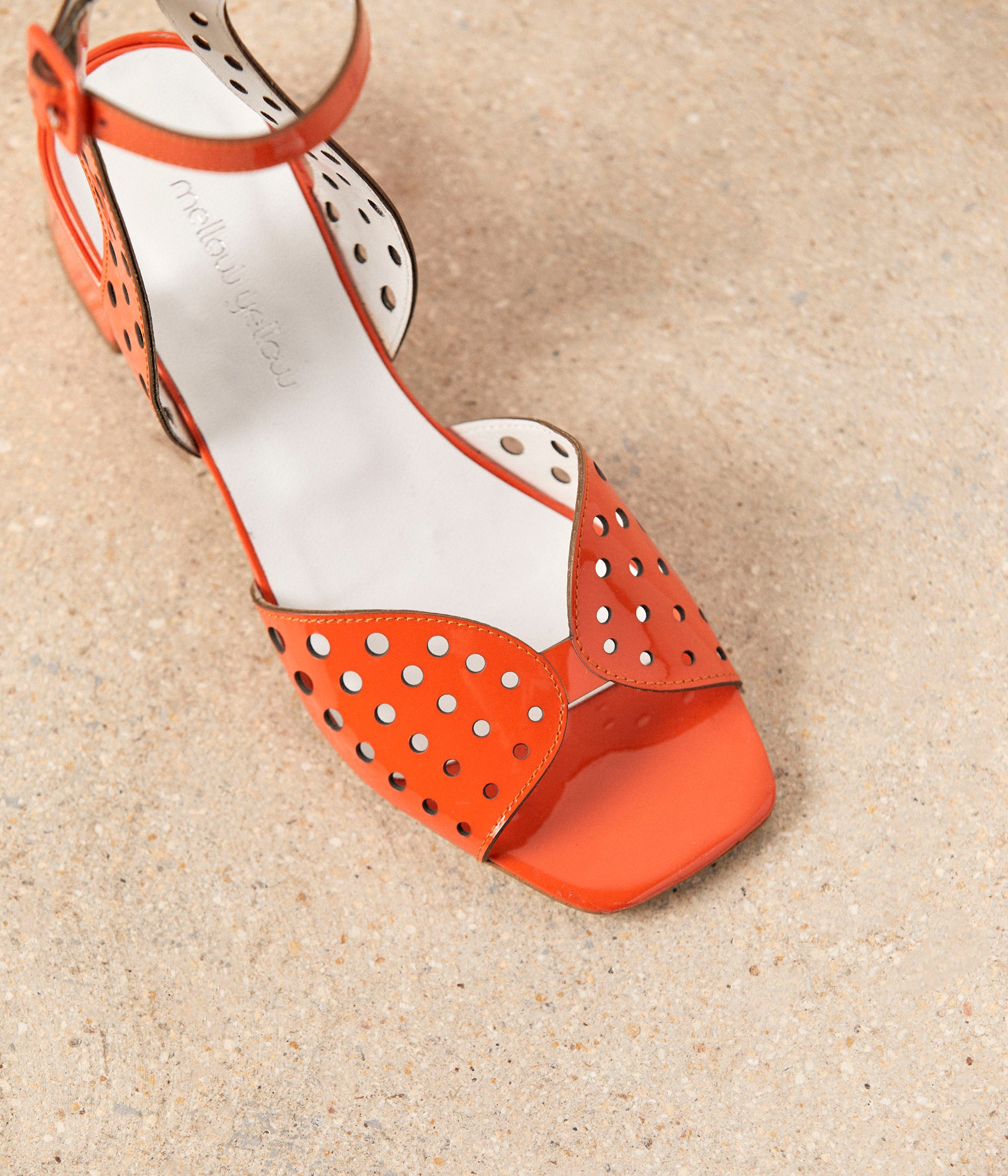 Sandales cuir orange Ancome