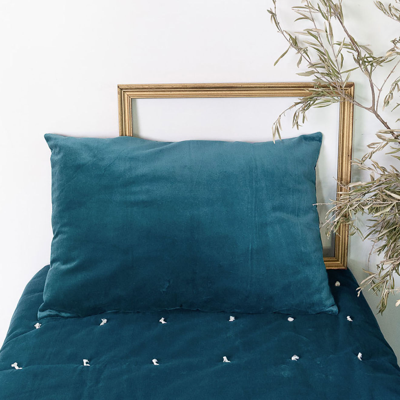 En Fil d'Indienne Grande housse de coussin Vague velours bleu orage - 50x75 cm