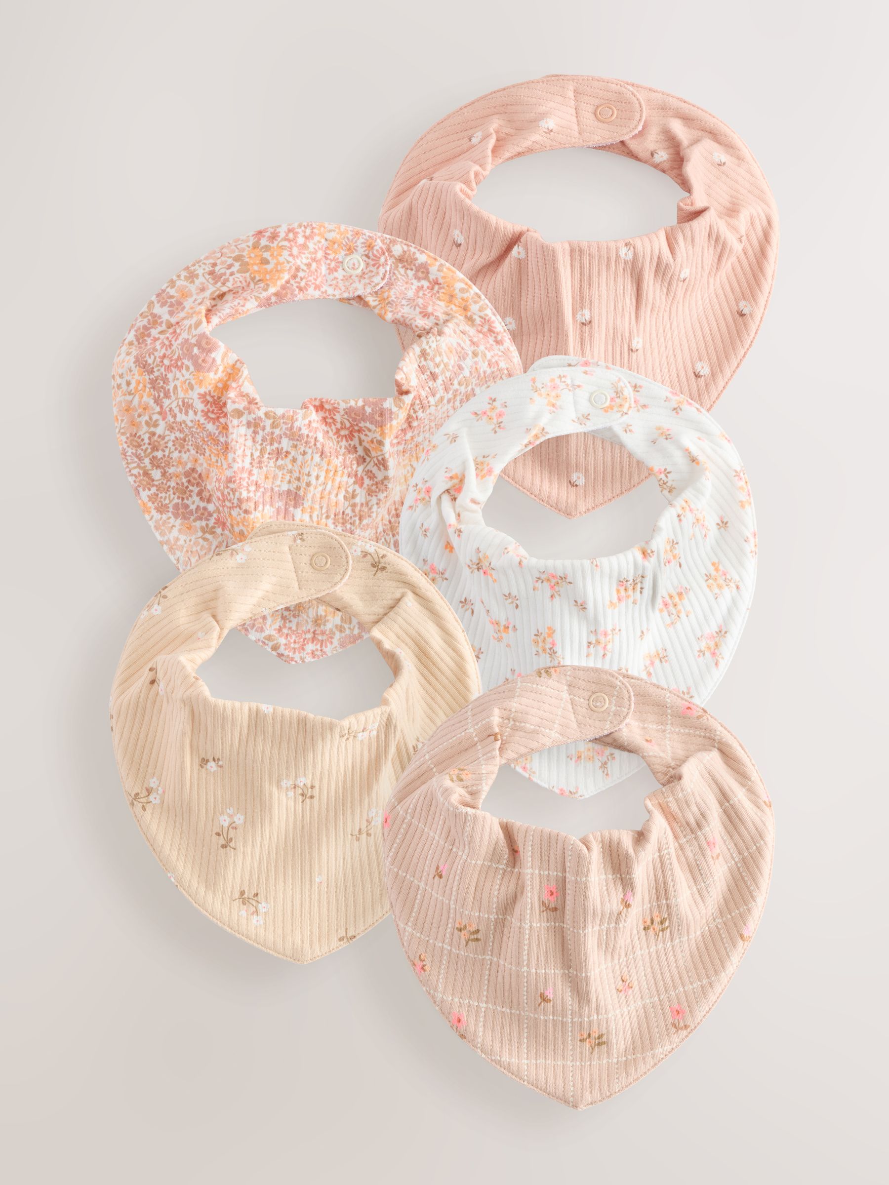 Abrikooskleur met fijne print - Set van 5 Dribble babyslabbetjes