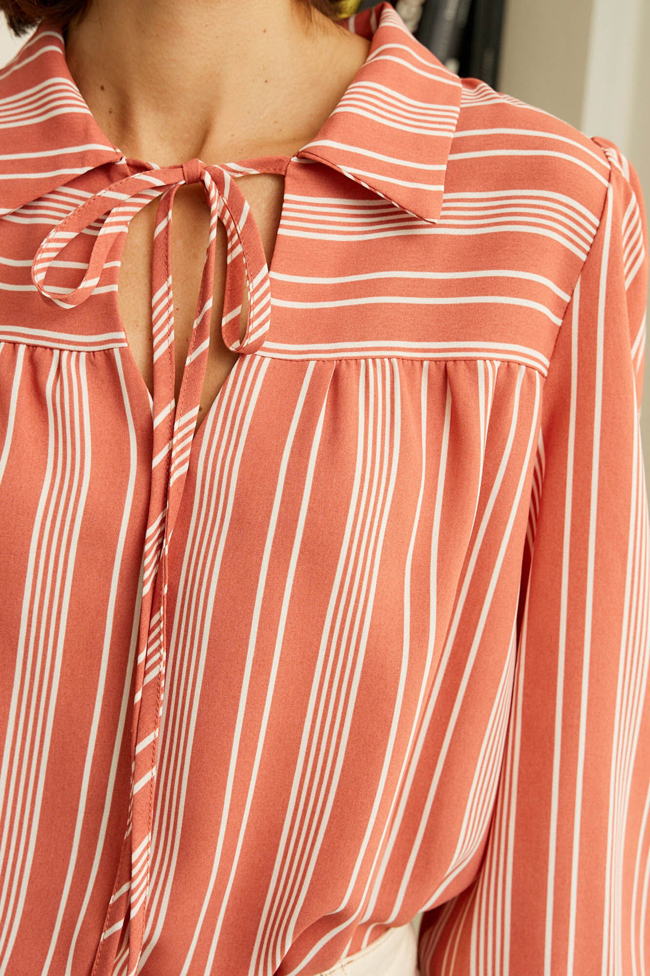 Camisa listrada na maquiagem - Rosa