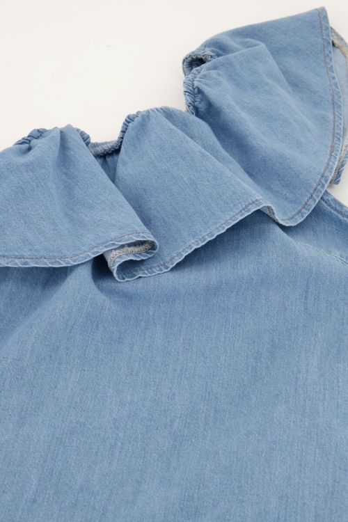 Denim one-shoulder top met ruffle