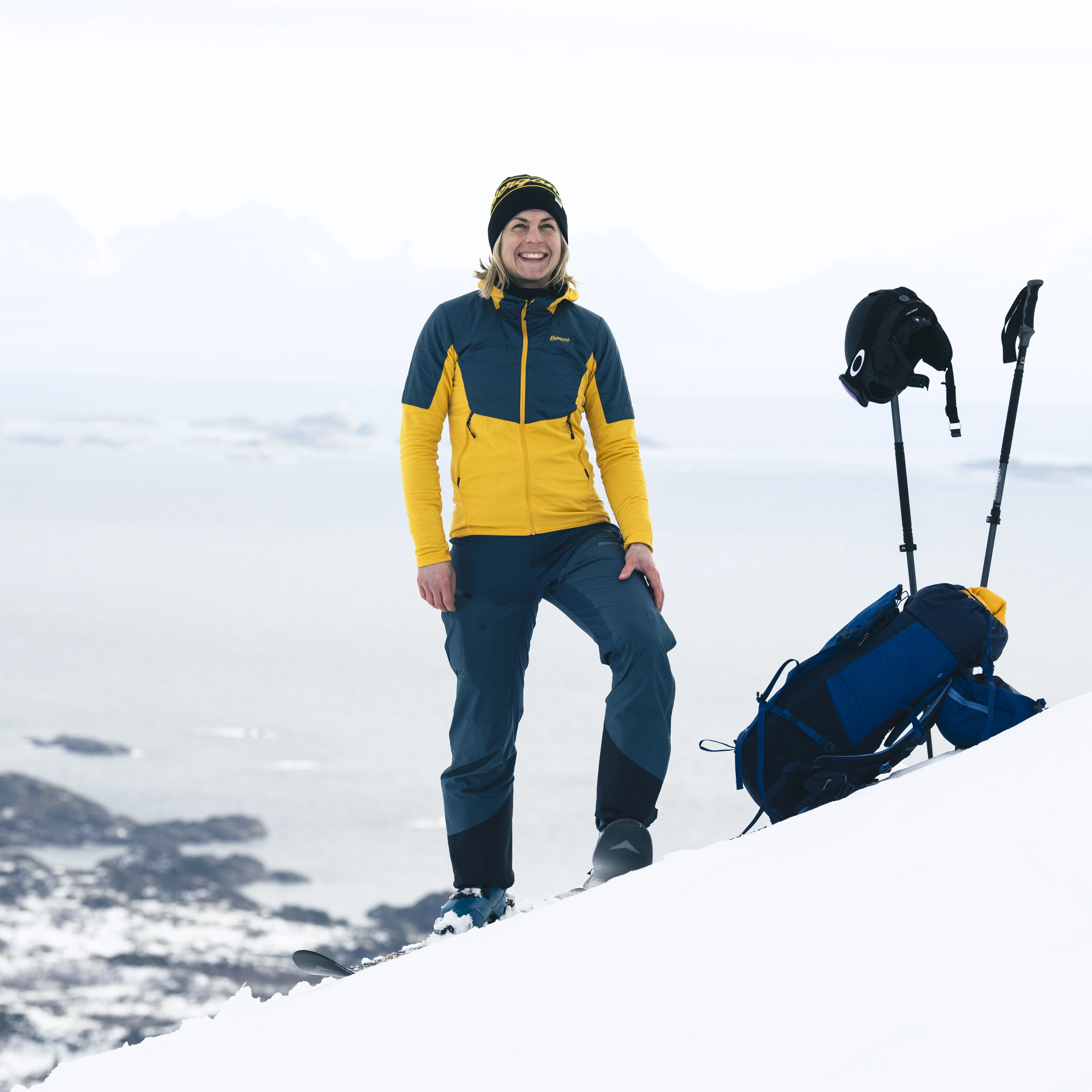 Senja Midlayer Hood W Jacket Light Golden Yellow / Orion Blue