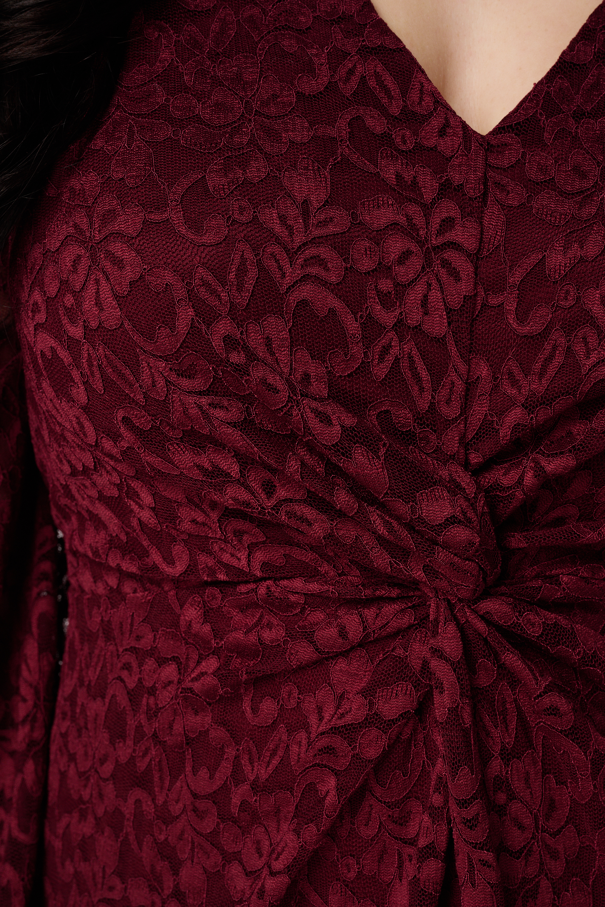 Jurk van kant met knoopdetail Donker rood