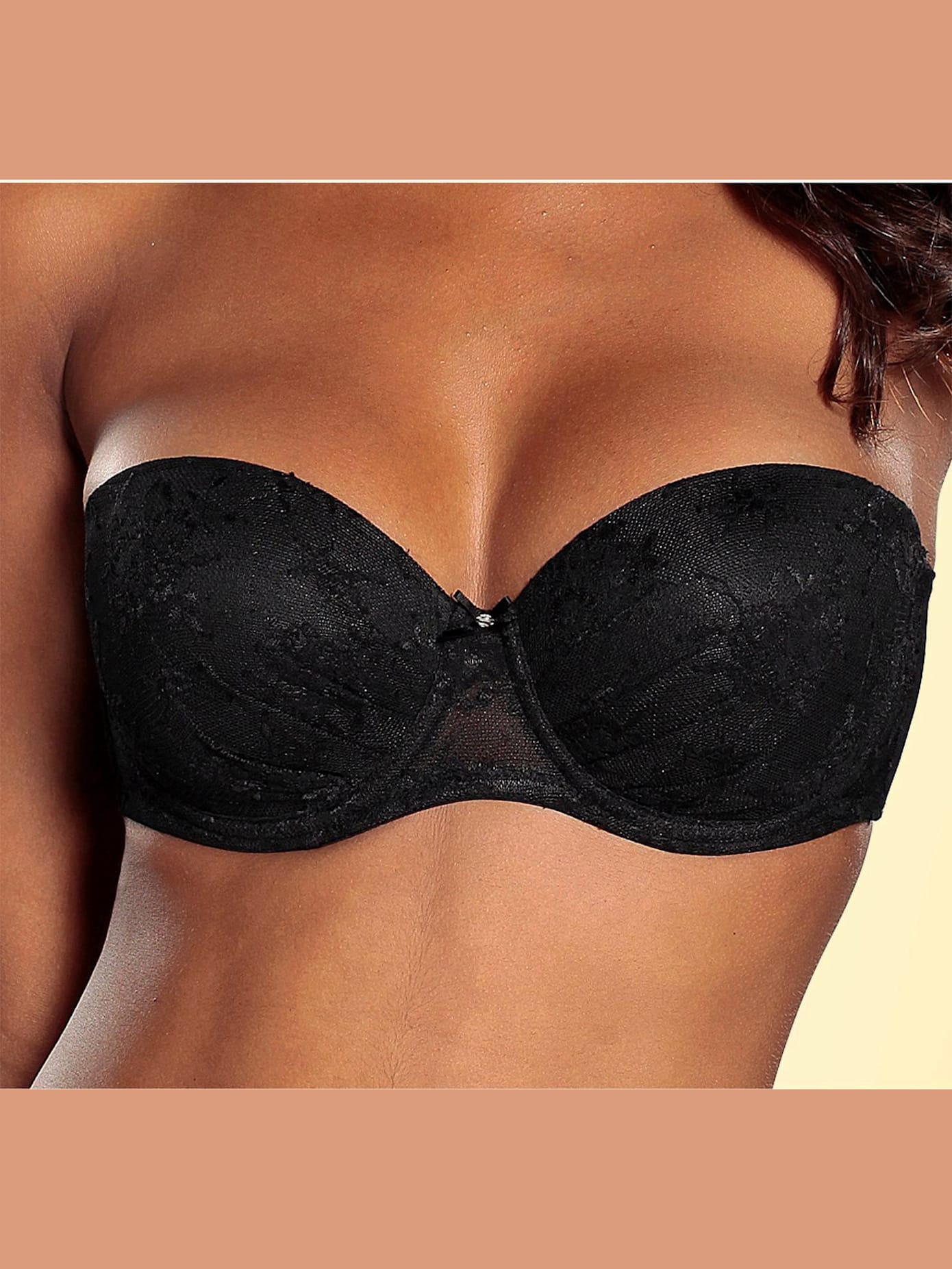 Soutien-gorge push-up. nombreuses façons de le porter