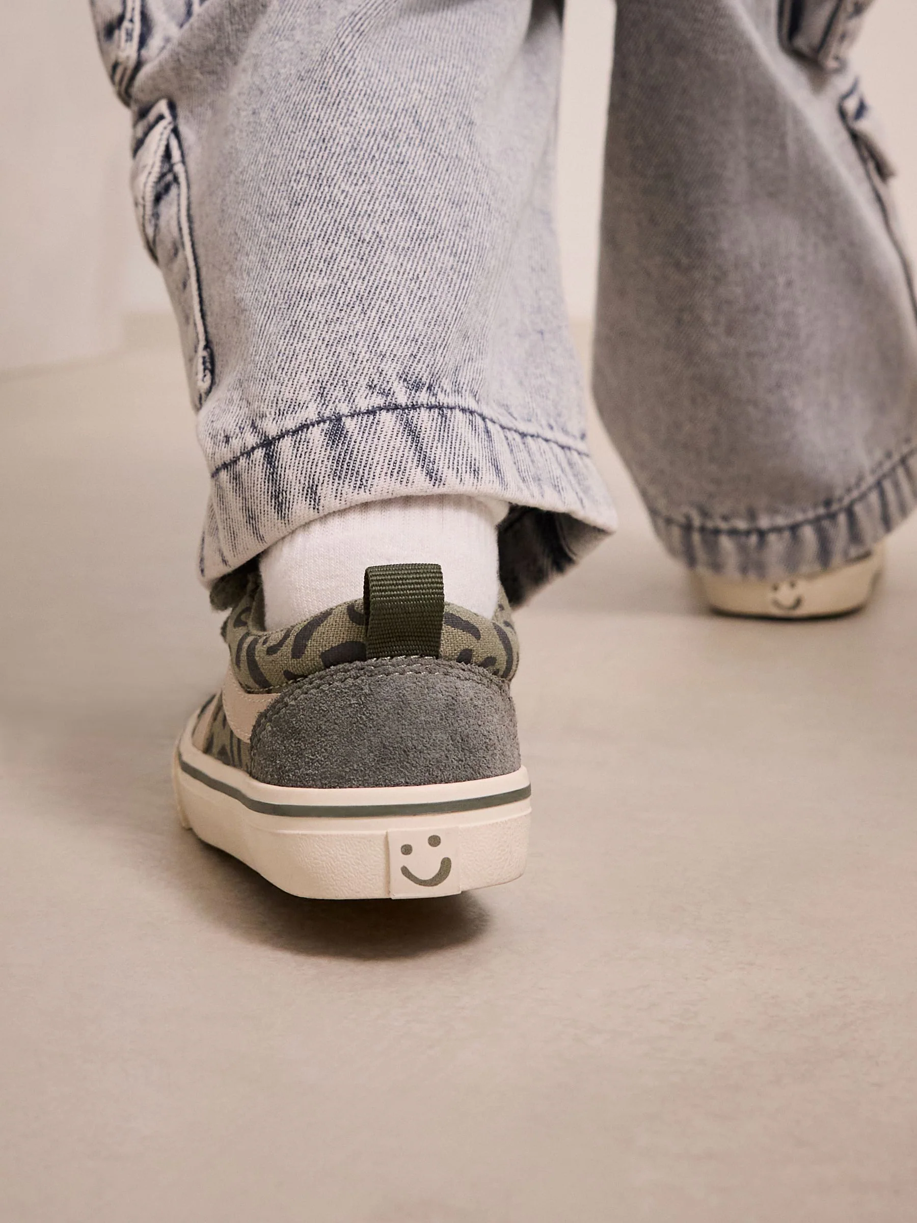Kakigroen - Klittenbandsluiting Skate Trainers