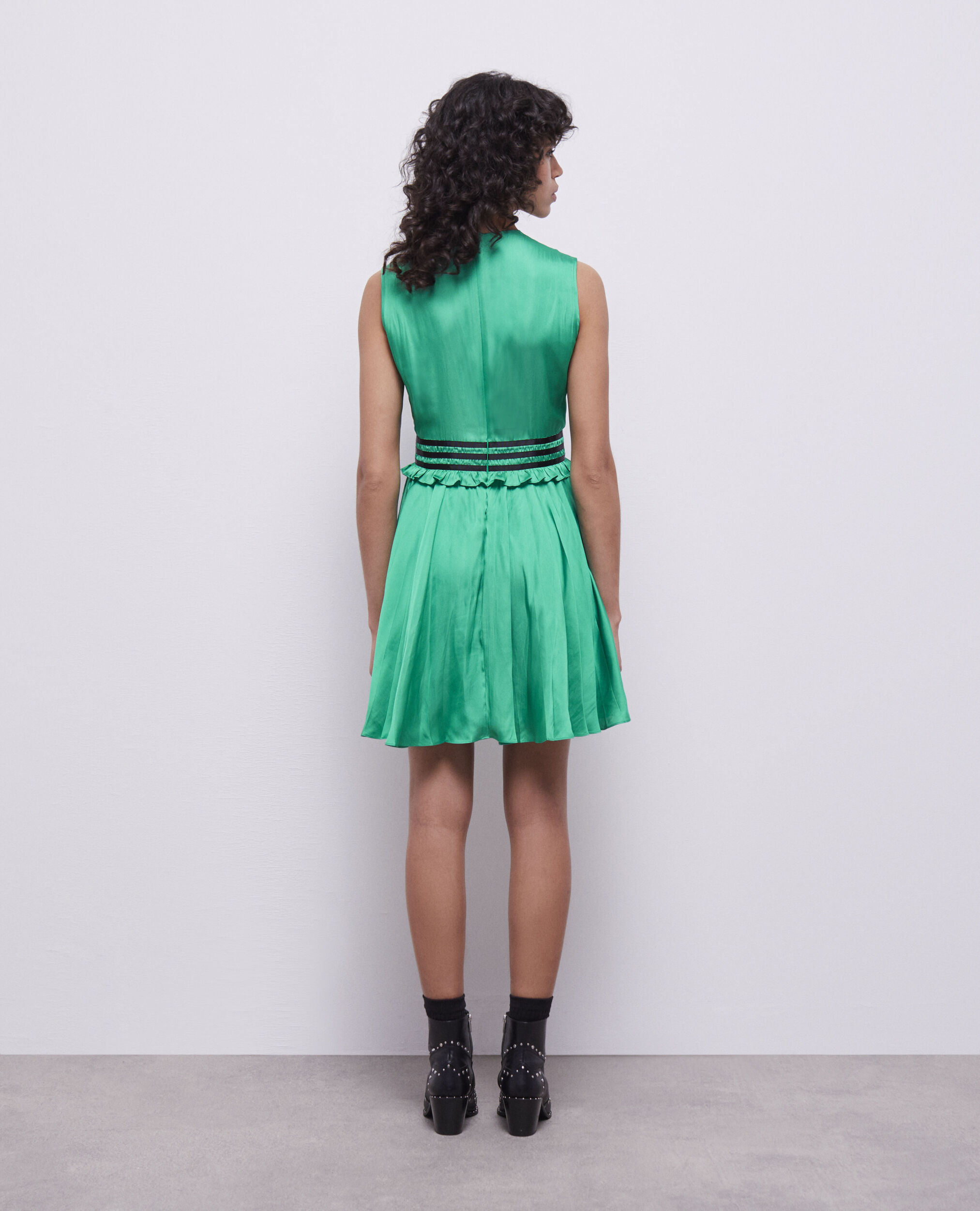 Robe courte plissée verte