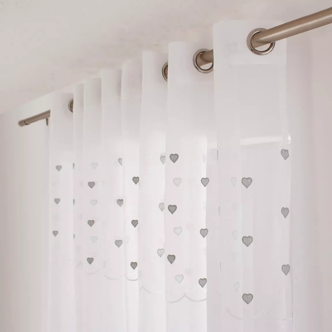 Voilage œillets (140 x 240 cm) Coeurs Gris
