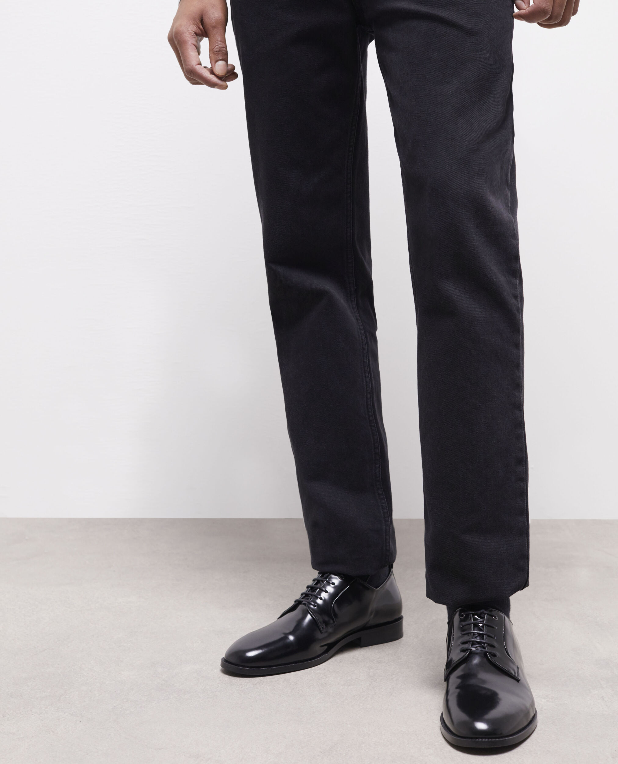 Chaussures de costume en cuir verni