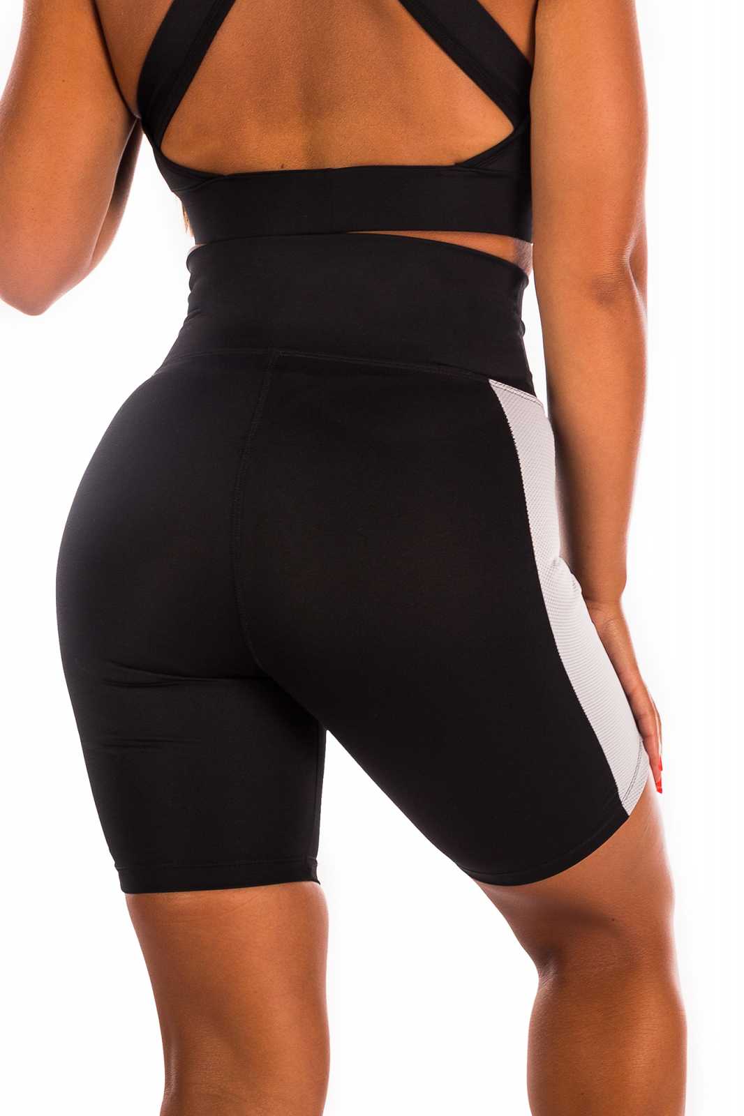Zumub TRIBE ESSENTIALS SHORT PUSH-UP + TOP ESPORTIVO PRETO